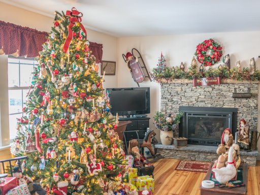 Winter Break Find 100 Snowflakes Mission Escape